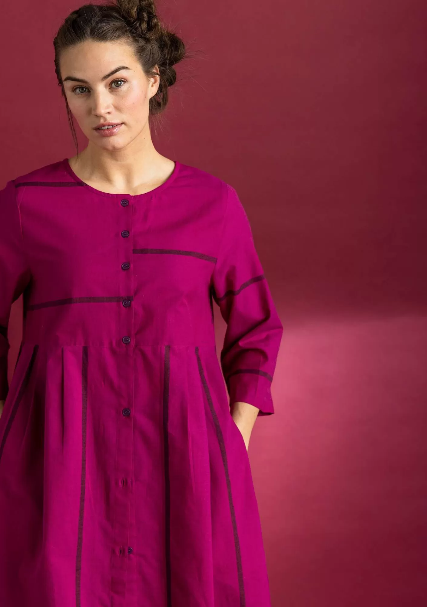 Kleider^Gudrun Sjödén Kleid „Ava” aus Bio-Baumwollgewebe Hibiskus